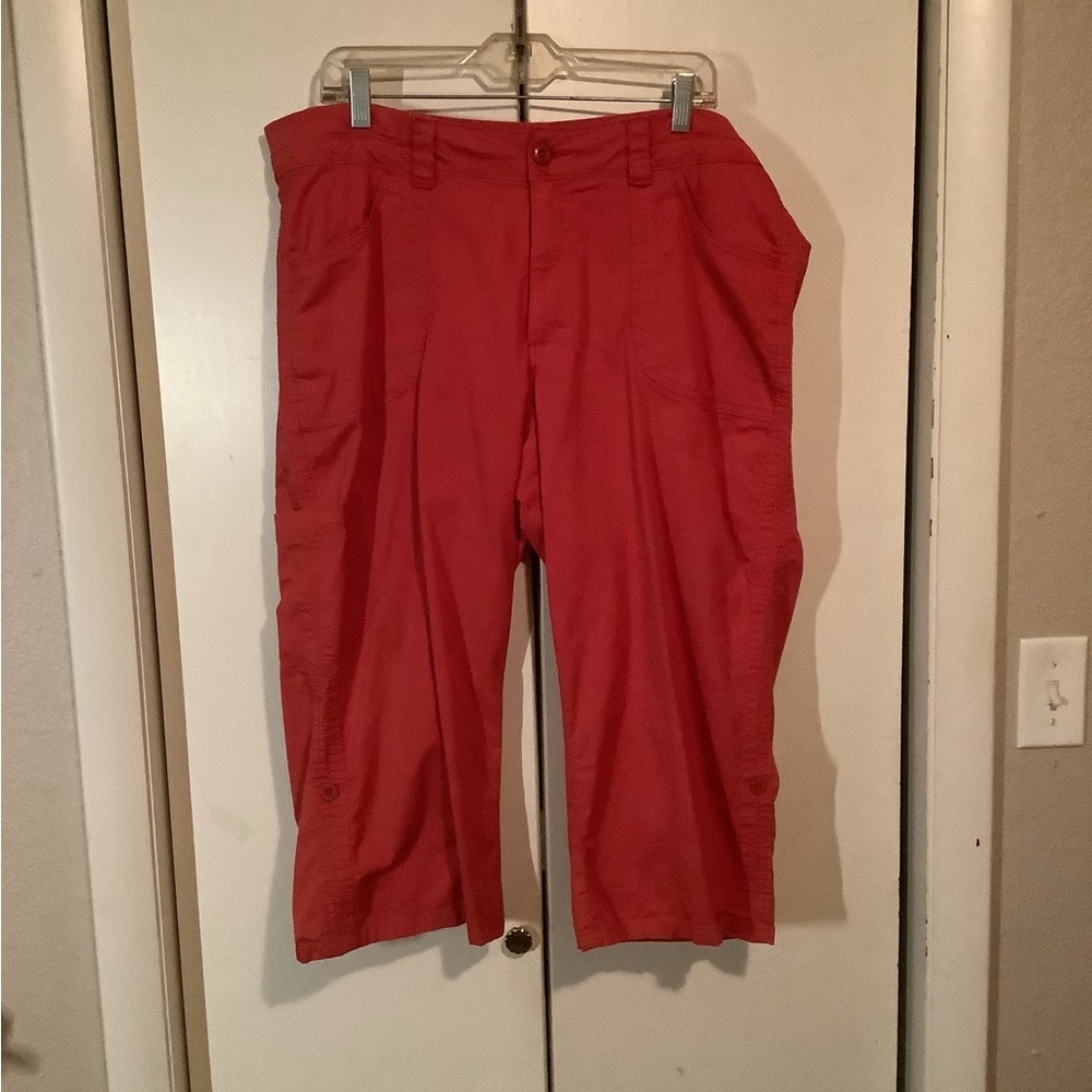 Women’s Riders by Lee Cargo Shorts in Red